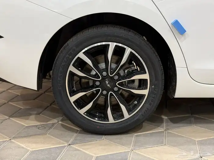 جاك J7 موديل 2025 تصميم أنيق وأداء متميز 2