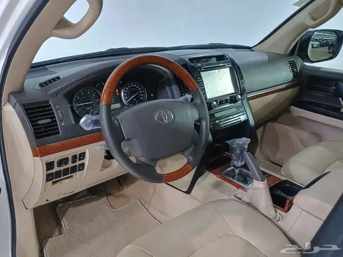 تويوتا لاندكروزر 2014 GXR v8 سعودي 10