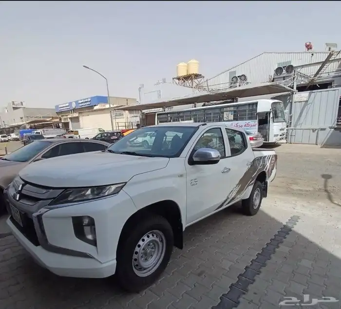 bus and pickup for rent باصات للإيجار وبيك أب 3