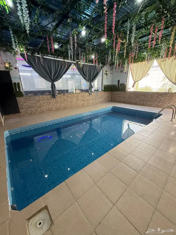 استراحة للايجار قسمين مسبح للكبار ومسبح بألعاب مائية للصغار 0