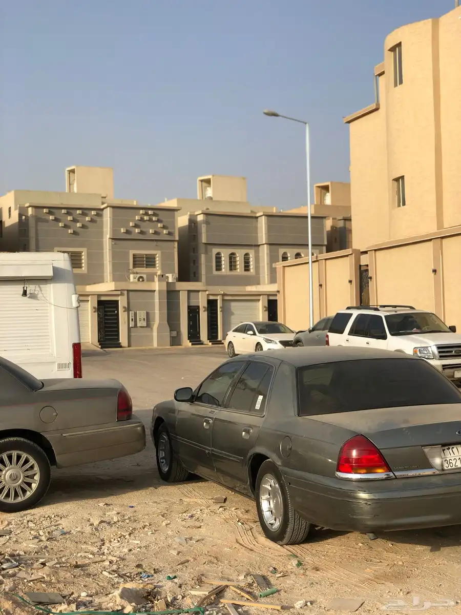 فورد فكتوريا موديل 2000 سعودي فل كامل 5