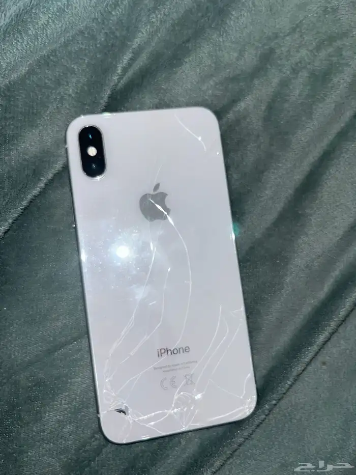 ايفون X للبيع 64 قيقا حالة البطارية 100  كسر خفيف ورا 0