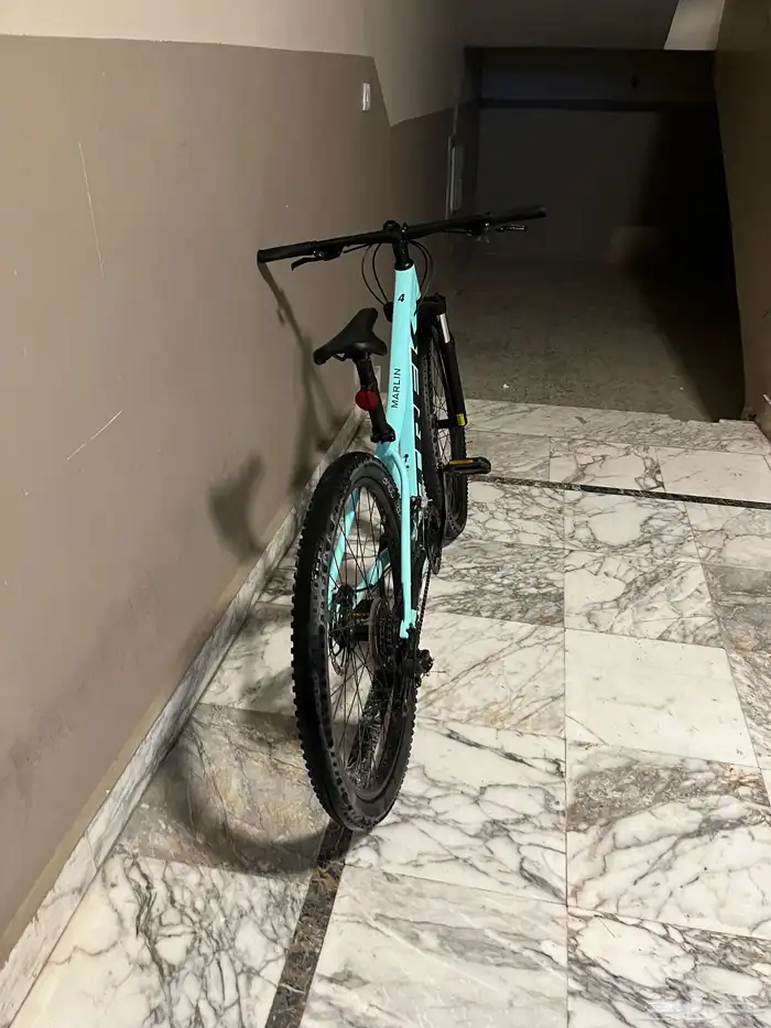 Trek Marlin 4 Mountain Bike (Mint Condition) 8