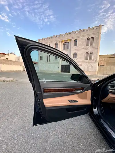 BMW 740 2013 ممشى قليل 8