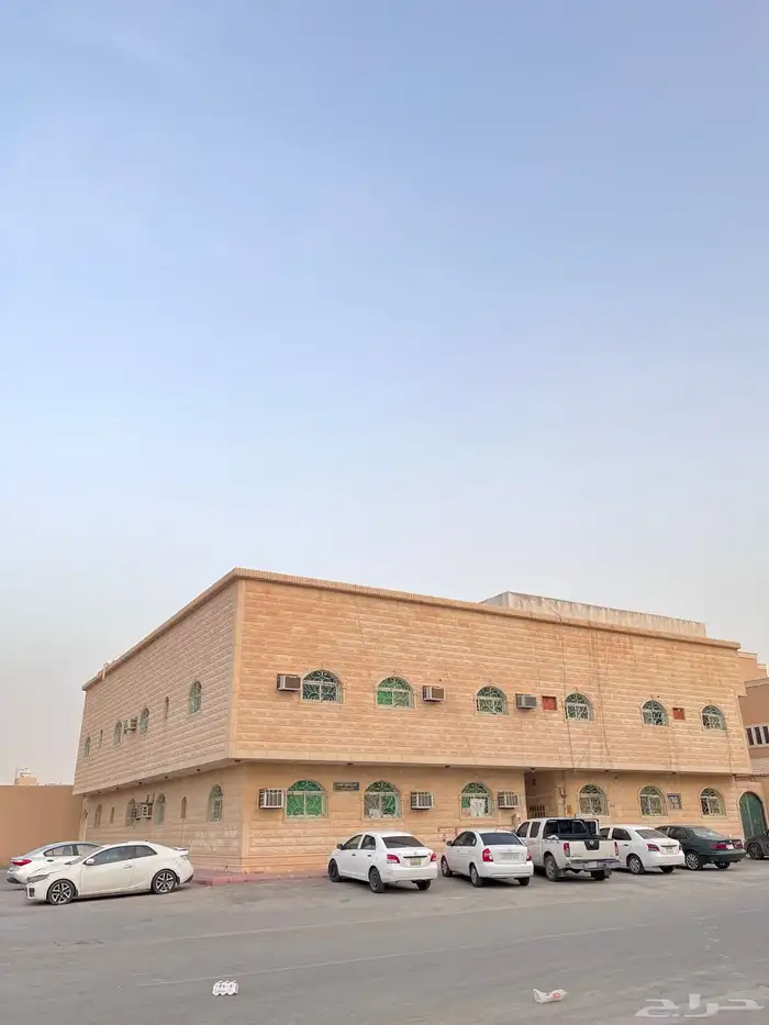 شقة فاخرة عوايل للايجار بحي -المروة شارع نجران 0