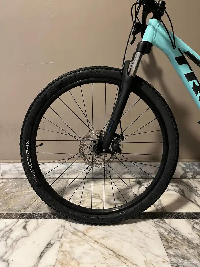 Trek Marlin 4 Mountain Bike (Mint Condition) 1