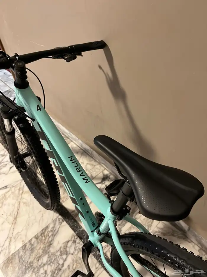 Trek Marlin 4 Mountain Bike (Mint Condition) 2