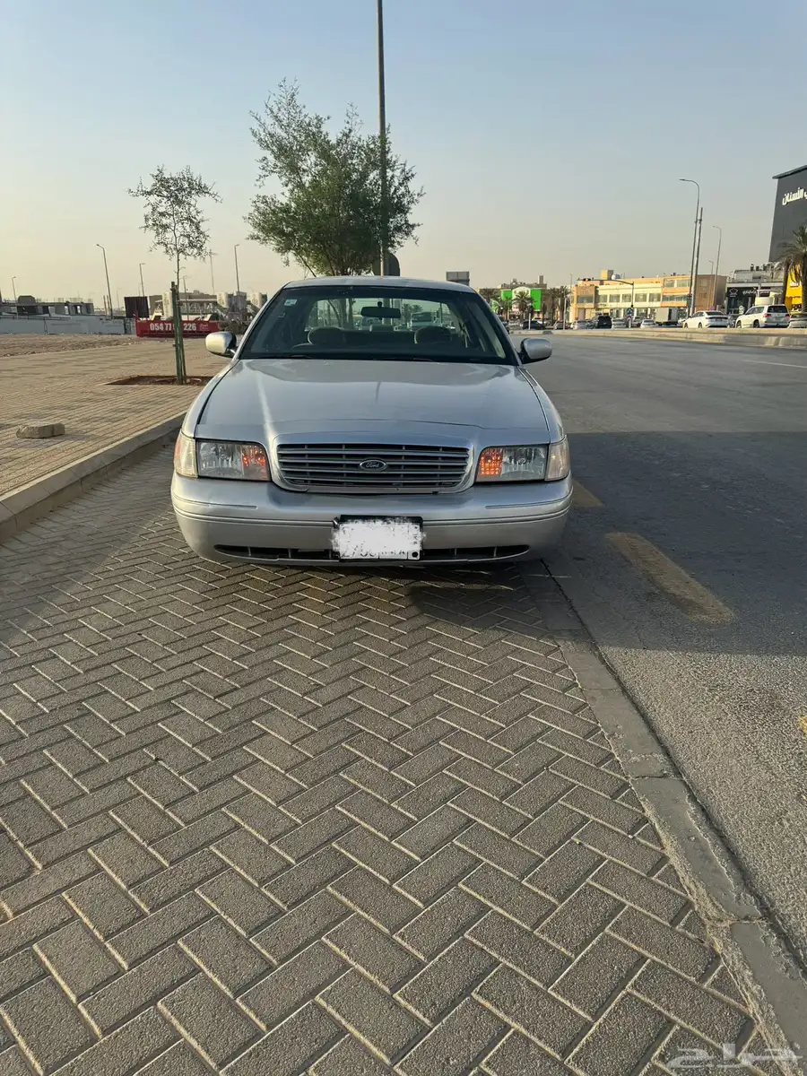 فورد فكتوريا 2001 2