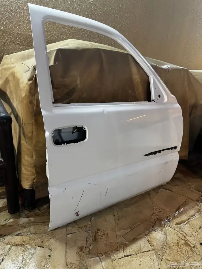 صندوق وباب يمين سييرا HD 4