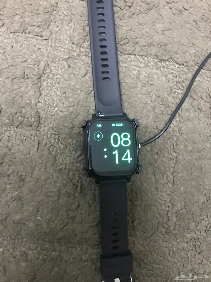 ساعه حلوه ما فيها اي شي مكتملا جديدا ما استخدمة ابد 1