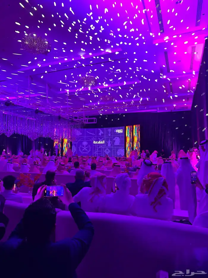 شاشة عرض بالمتر ايجار 10