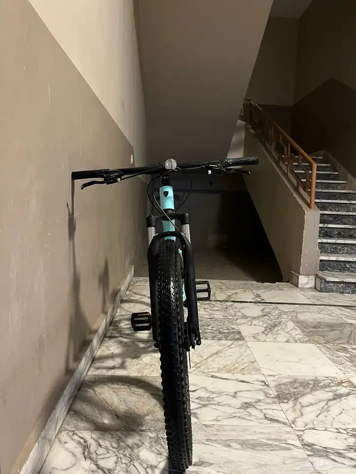 Trek Marlin 4 Mountain Bike (Mint Condition) 0