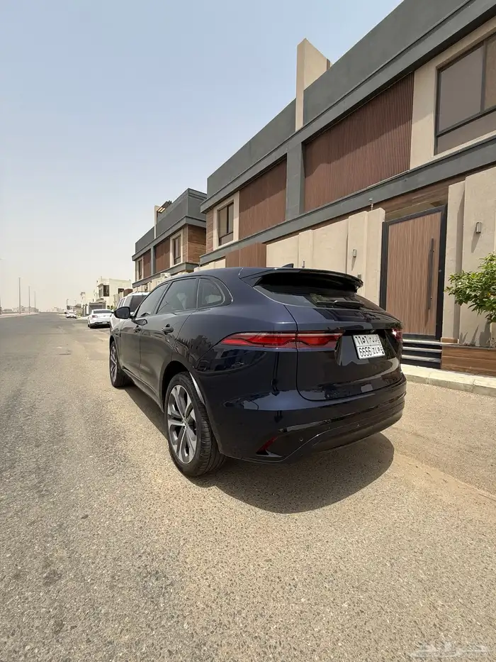 jaguar F-pace R Dynamic 2024 جديد 4
