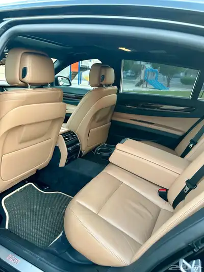 BMW 740 2013 ممشى قليل 14