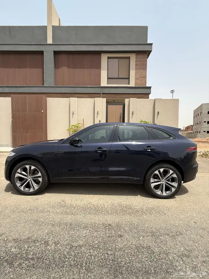 jaguar F-pace R Dynamic 2024 جديد 5