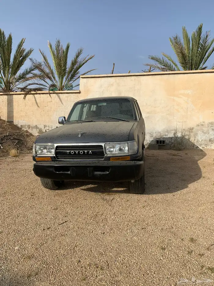 لندكروزر صالون ديزل 6 سرندل مكيف قزاز كهربا حي اكس 1