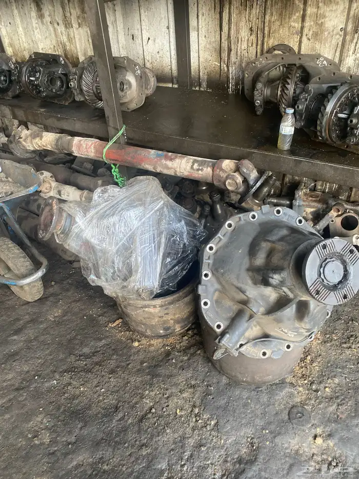 كورين وا دبول واعمدان مرسيدس اكترس وا البي 0