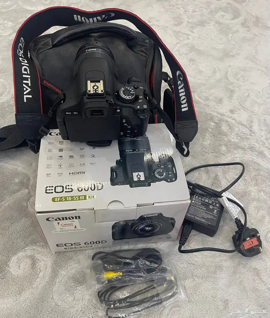 كاميرا كانون EOS 600D شبه جديده استخدام نظيف بكامل اغراضها 0