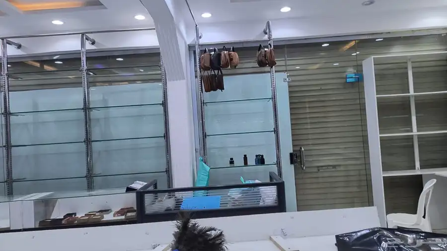أغراض محل للبيع 1