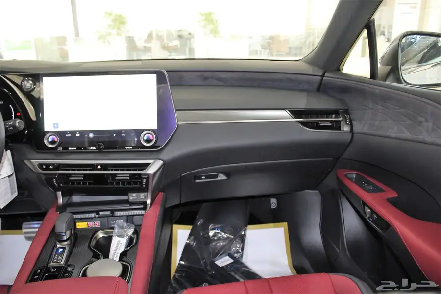 لكزس - RX350 F Sport - خليجي - 2025 - فل كامل 17