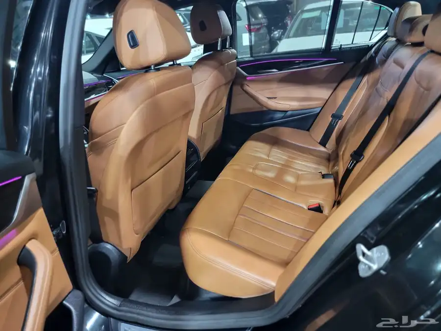 BMW 520i 2023 فتحة متاح تقسيط 11