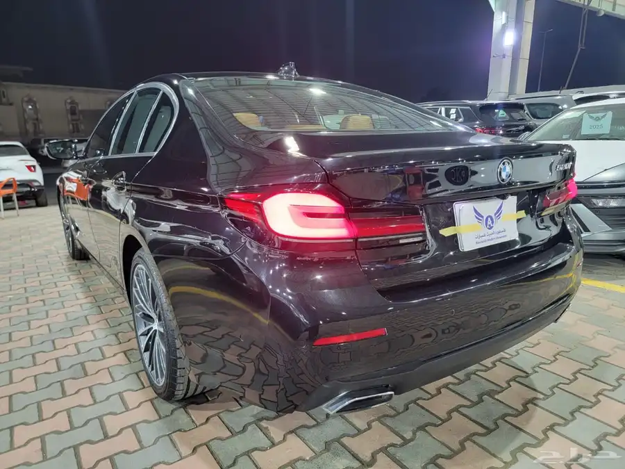 BMW 520i 2023 فتحة متاح تقسيط 5