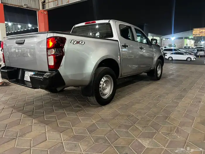 ايسوزو ديماكس 2023 دبل 10