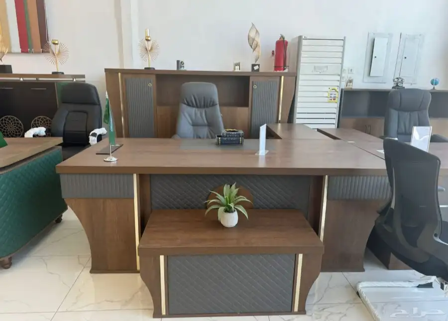 مكاتب جديد موديلات كراسي و طاولة اجتماعات و بارتيشن 2