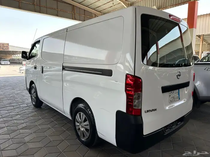 باص نيسان اورفان بضاعه 2022 ديزل 5