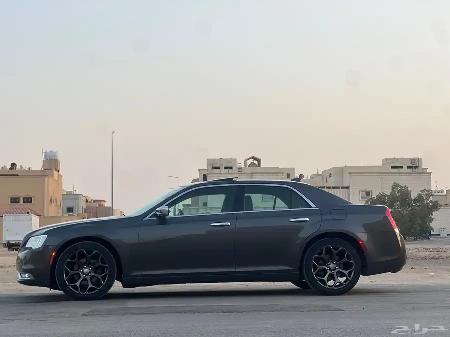 كرايزلر 6 سلندر نظيف 2019 4