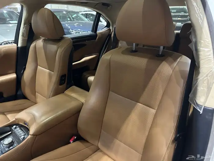لكزس LS600 موديل 2015 فل كامل هايبرد 7