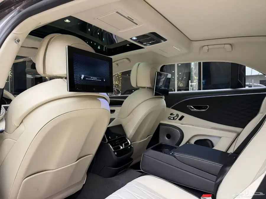 Bentley flying spur 2022 9