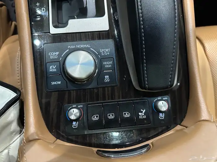 لكزس LS600 موديل 2015 فل كامل هايبرد 11