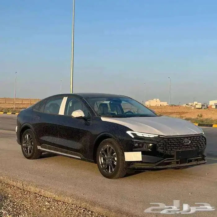 فورد تورس ترند 2025 لون رمادي 1