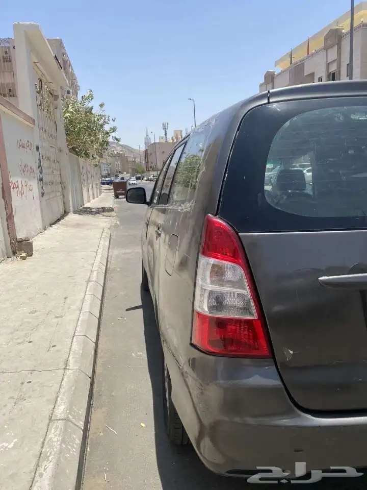 انوفا 2010 نضيفه 4