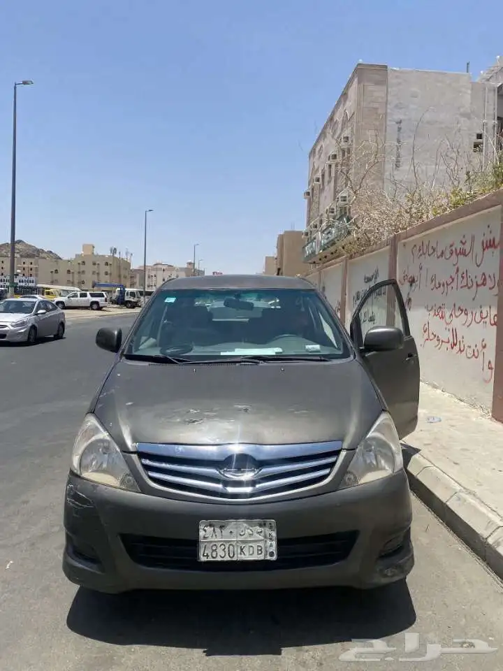 انوفا 2010 نضيفه 5