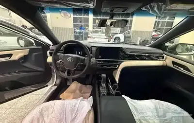 كامري ال اي هايبرد 5