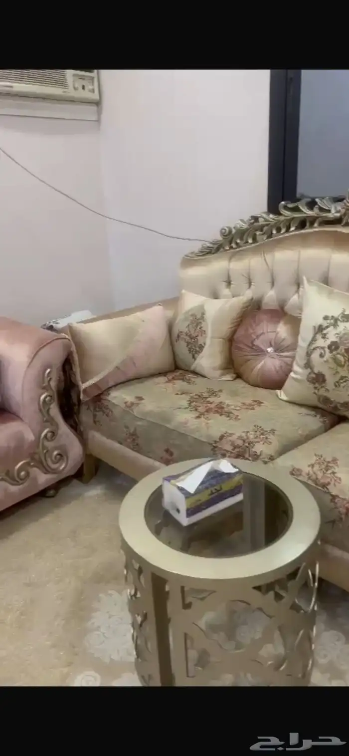 كنب جديد ونظيف للبيع ونبي سومه حلوه وزينه وشراي لاهنتهم 3