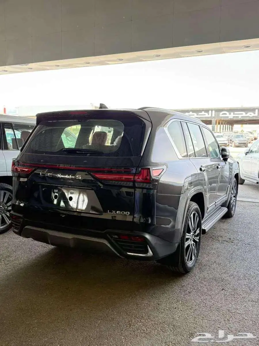لكزس F SPORT 2025 ب580.000 شامل 3
