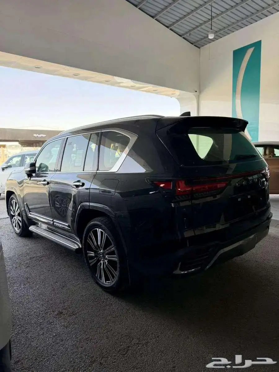 لكزس F SPORT 2025 ب580.000 شامل 2