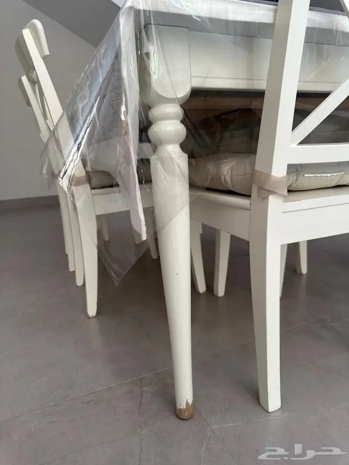 طاولة طعام ايكيا مع 6 كراسي لون ابيض 2