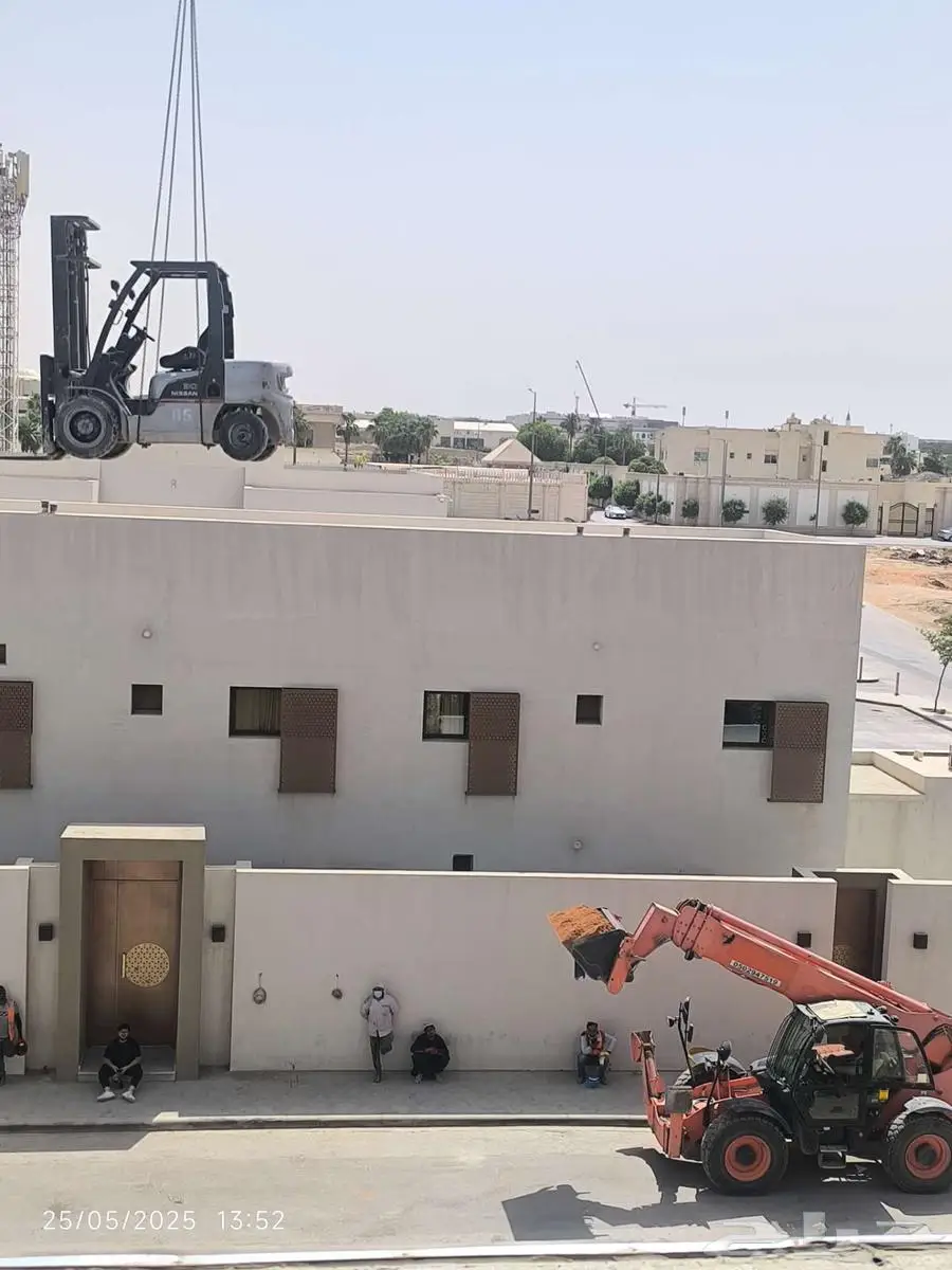 تاجير الررافعات شوكيه ولكرينات forklift  crane Rental 3