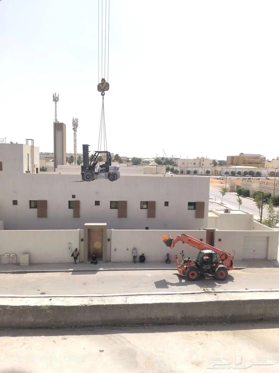 تاجير الررافعات شوكيه ولكرينات forklift  crane Rental 2