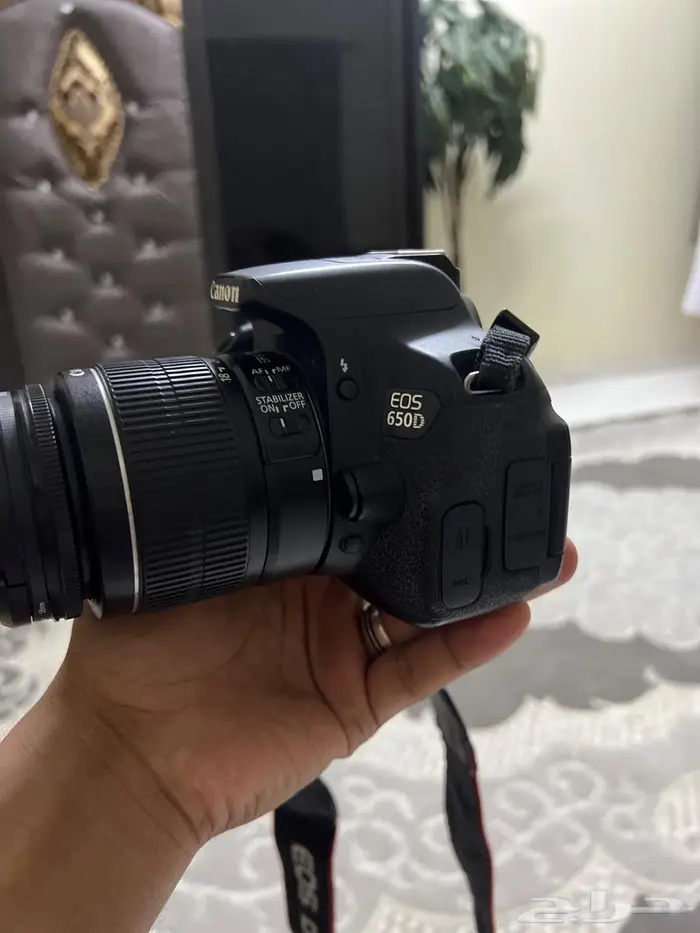 كاميرا نيكون موديل 650D بحالة ممتاده 0