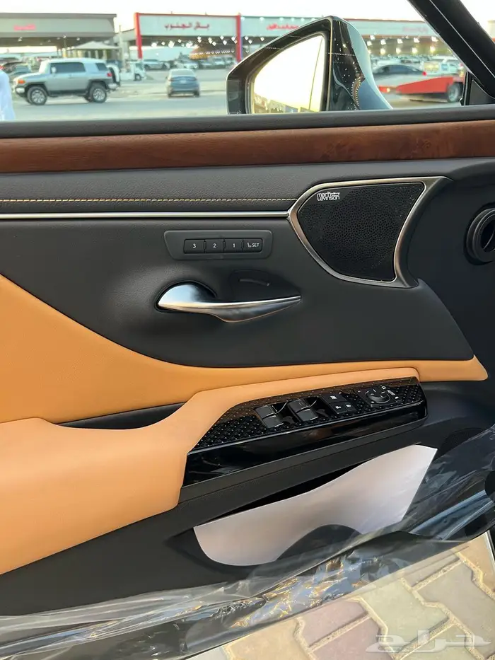 لكزس ES 350 DD بحريني 2025 رمادي وتيتانيوم 9