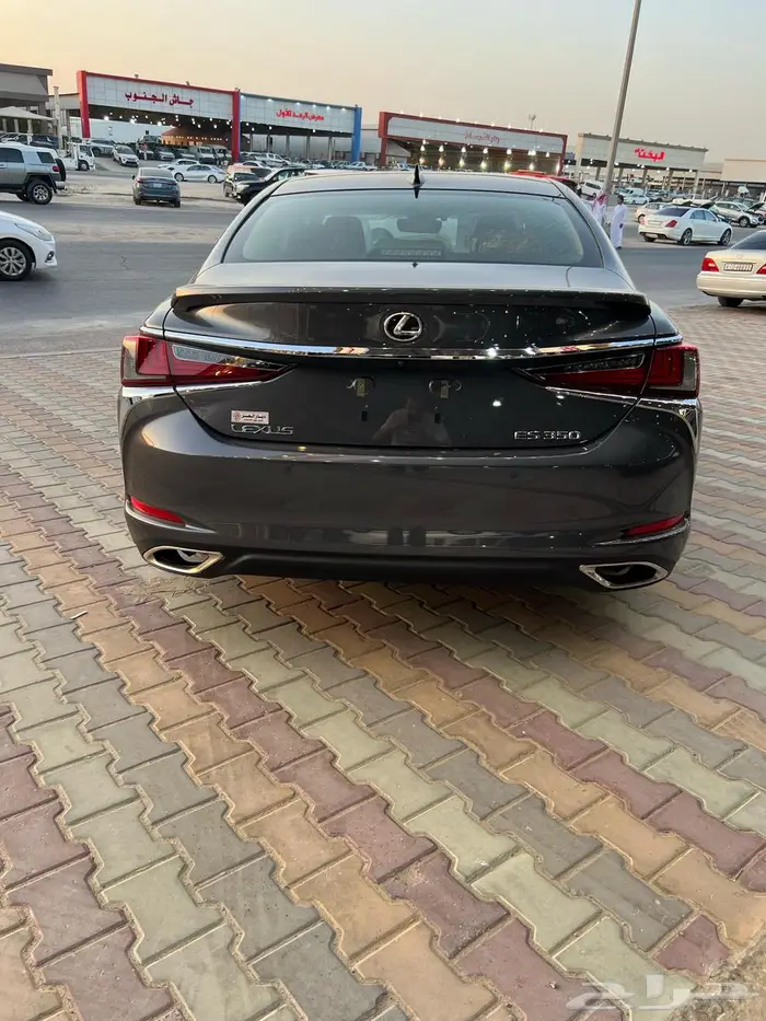 لكزس ES 350 DD بحريني 2025 رمادي وتيتانيوم 2