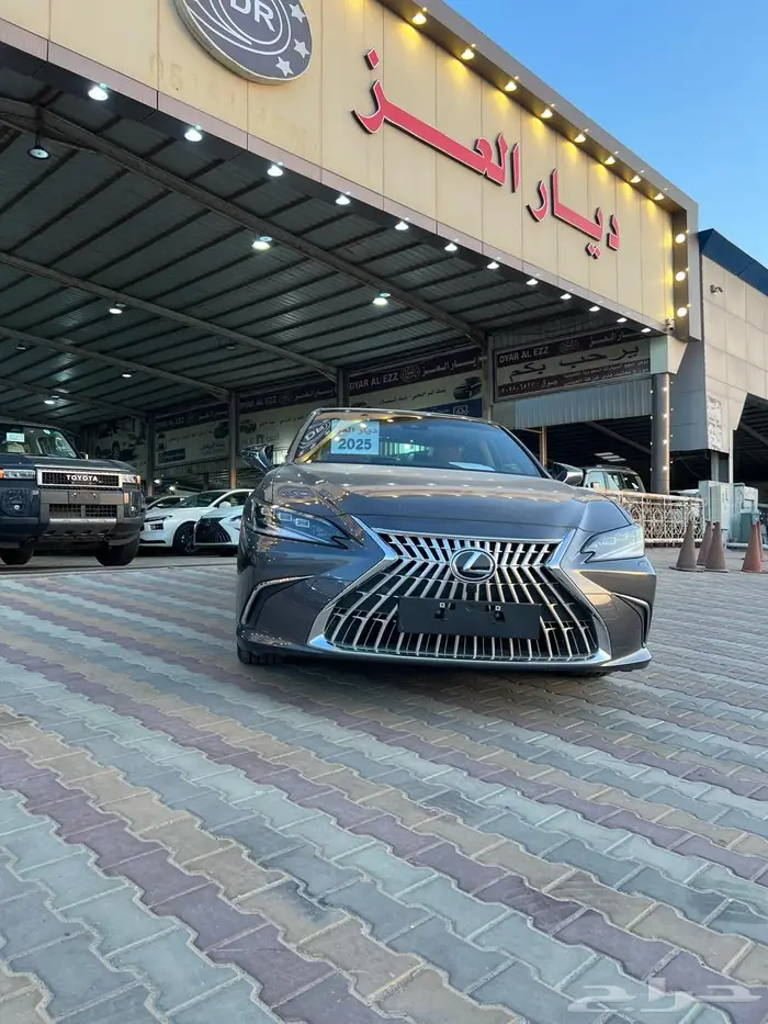 لكزس ES 350 DD بحريني 2025 رمادي وتيتانيوم 4