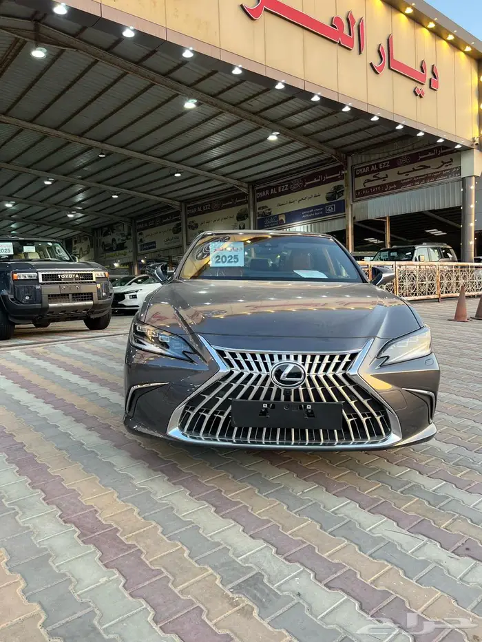 لكزس ES 350 DD بحريني 2025 رمادي وتيتانيوم 16