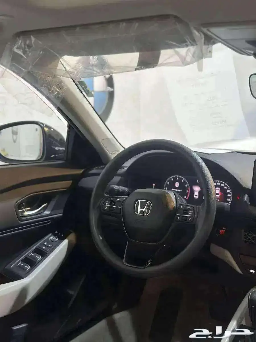 هوندا اكورد LX 2025 اسود ستاندر سعودي 6