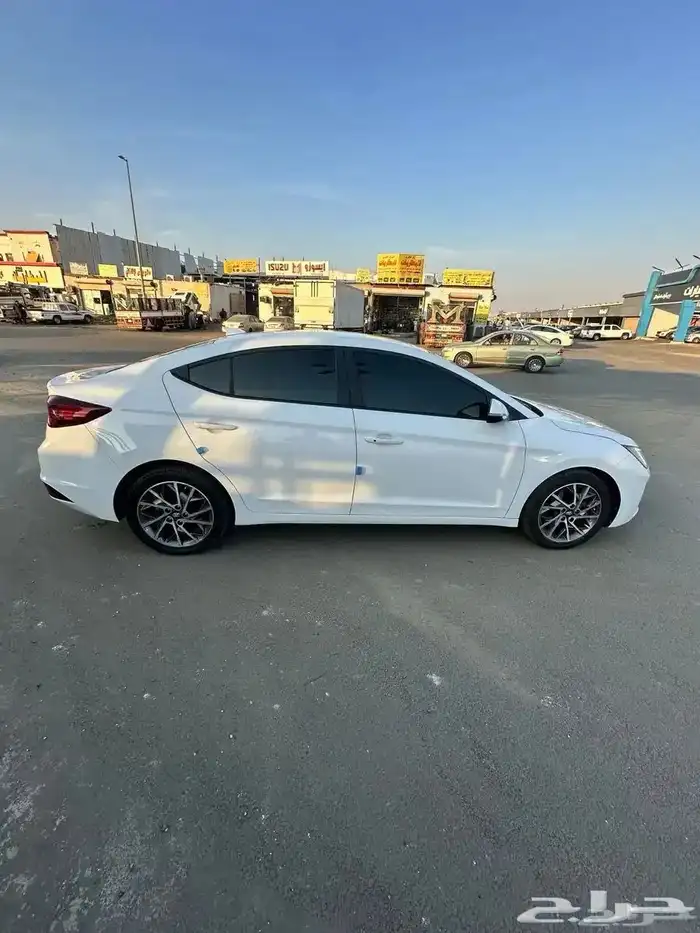 هيواندي النترا بنزين 2019 بطاقة جمركية 4